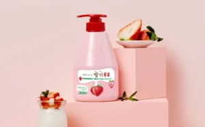 Kwailnara Strawberry Softening Hydrating Body Cleanser Imported Korea 19.75oz - Image 2