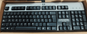NEW HP PS/2 Wired Keyboard QWERTY HP Model KB-0316 PN 382641-161 Spanish-Latin - Image 4