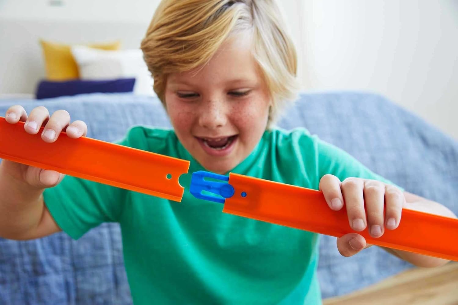 Hot Wheels Car Track Mega Set. 20' Feet Of Hot Wheel Track & 10 Track Connectors - Image 6