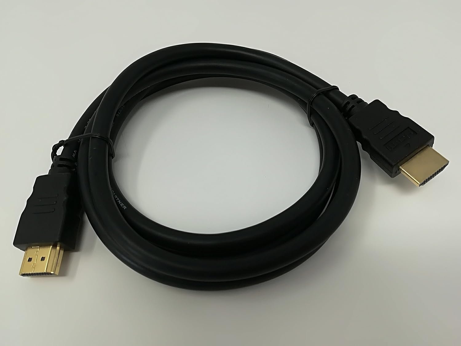 5 High Speed HDMI Cable 6-Feet 1080p, 3D, Deep Color, 4K at 30Hz, 10.2 Gbps 30v - Image 2