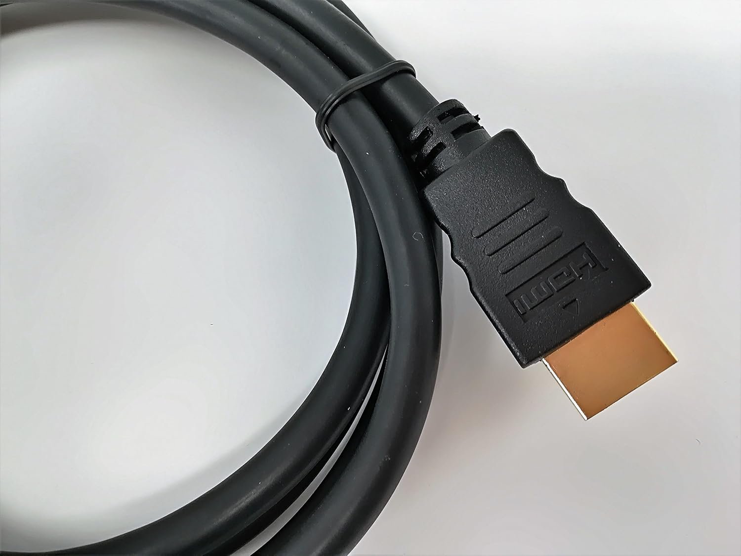 5 High Speed HDMI Cable 6-Feet 1080p, 3D, Deep Color, 4K at 30Hz, 10.2 Gbps 30v - Image 5